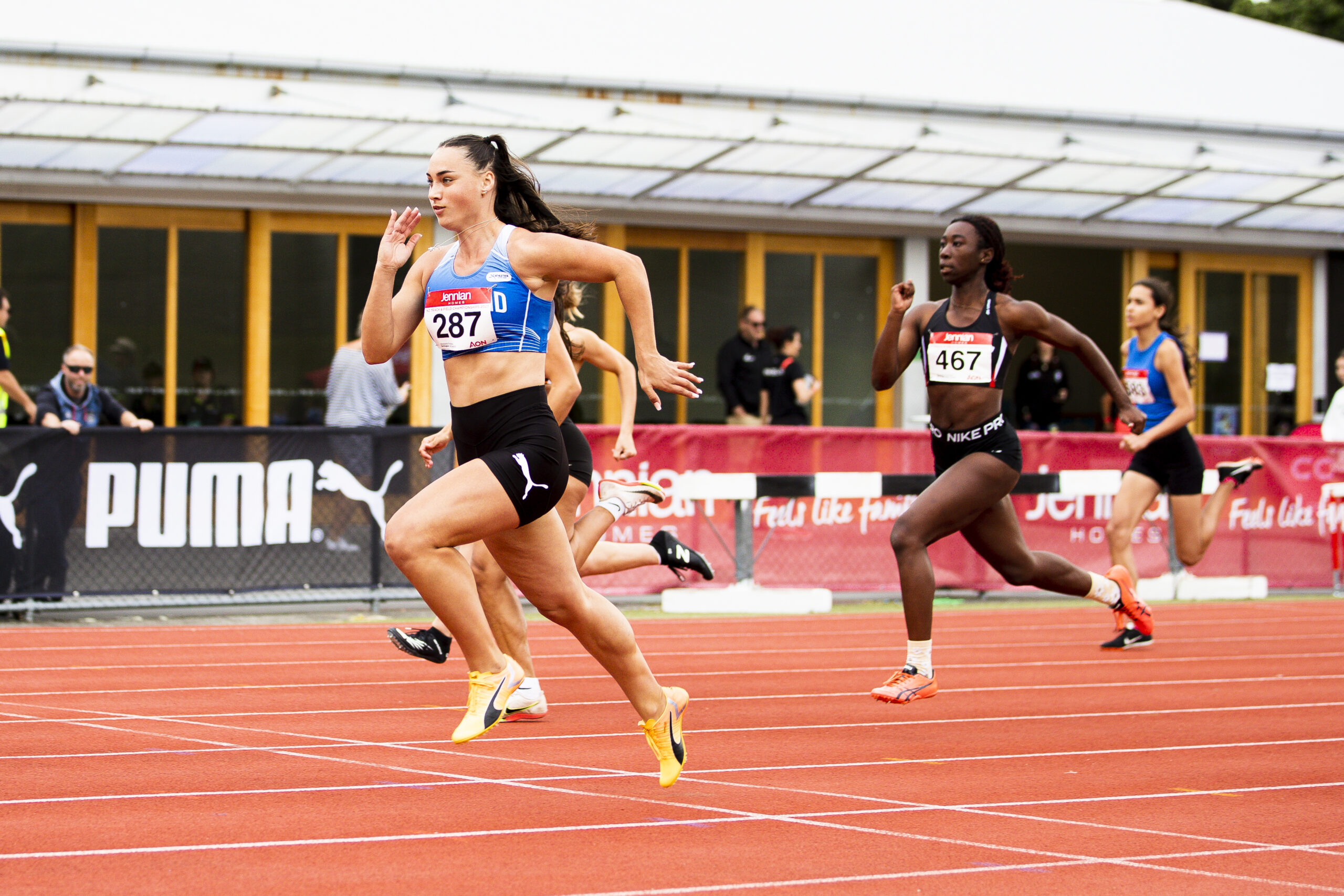 将下边的手 将下边的手